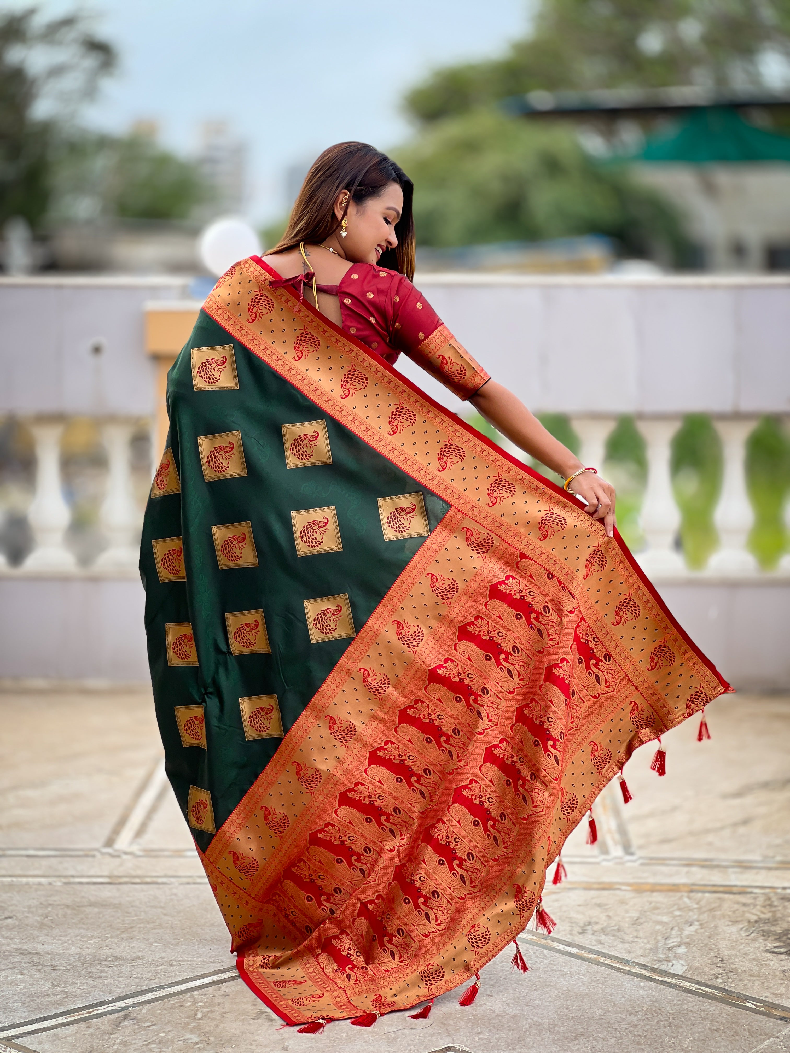 Soft Banarasi Silk Saree with Zari Weaving & Contrast Rich Pallu – Elegant Festive Wear