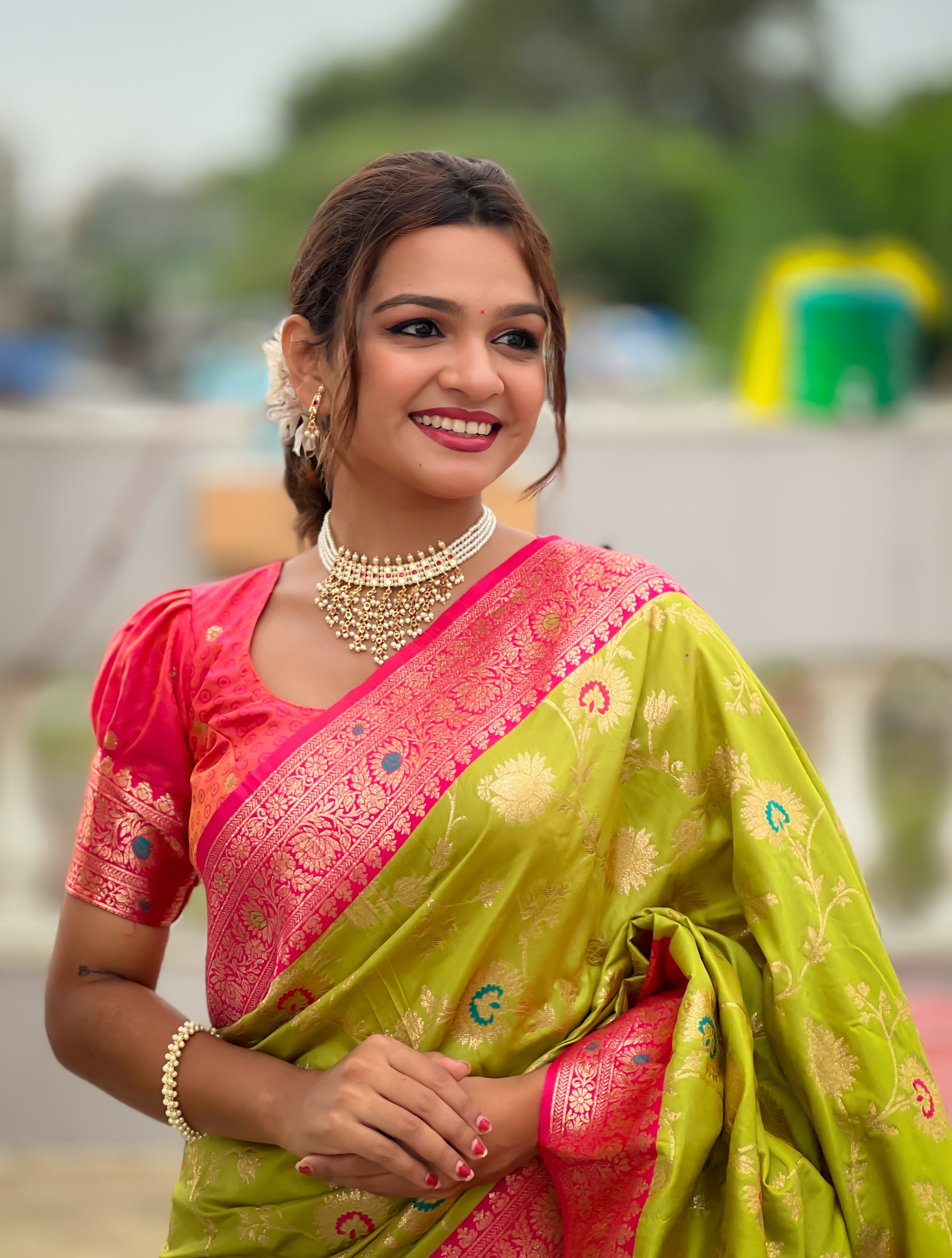 Soft Banarasi Silk Saree with Zari Weaving & Meenakari Work – Rich Pallu & Contrast Border