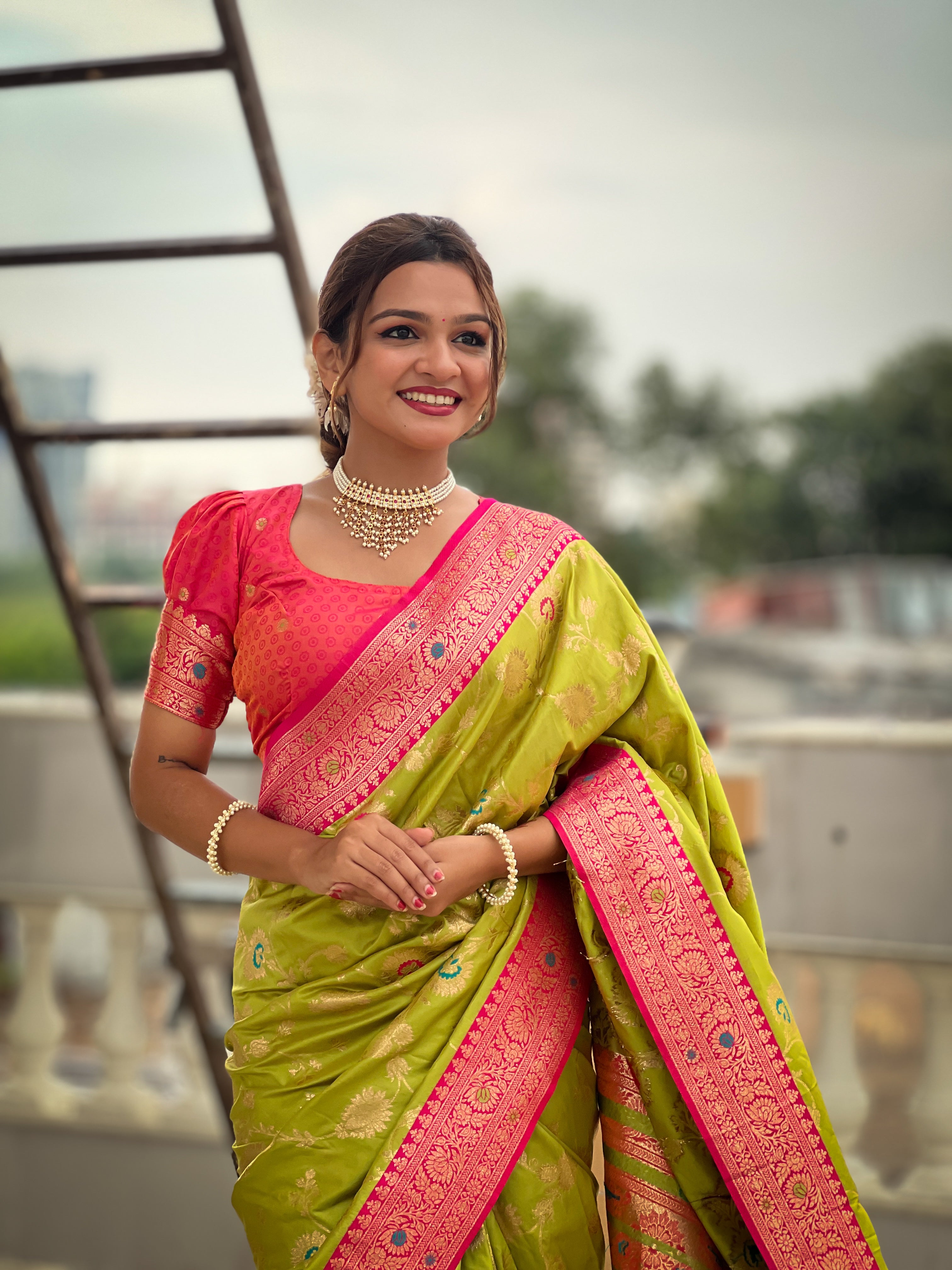 Soft Banarasi Silk Saree with Zari Weaving & Meenakari Work – Rich Pallu & Contrast Border