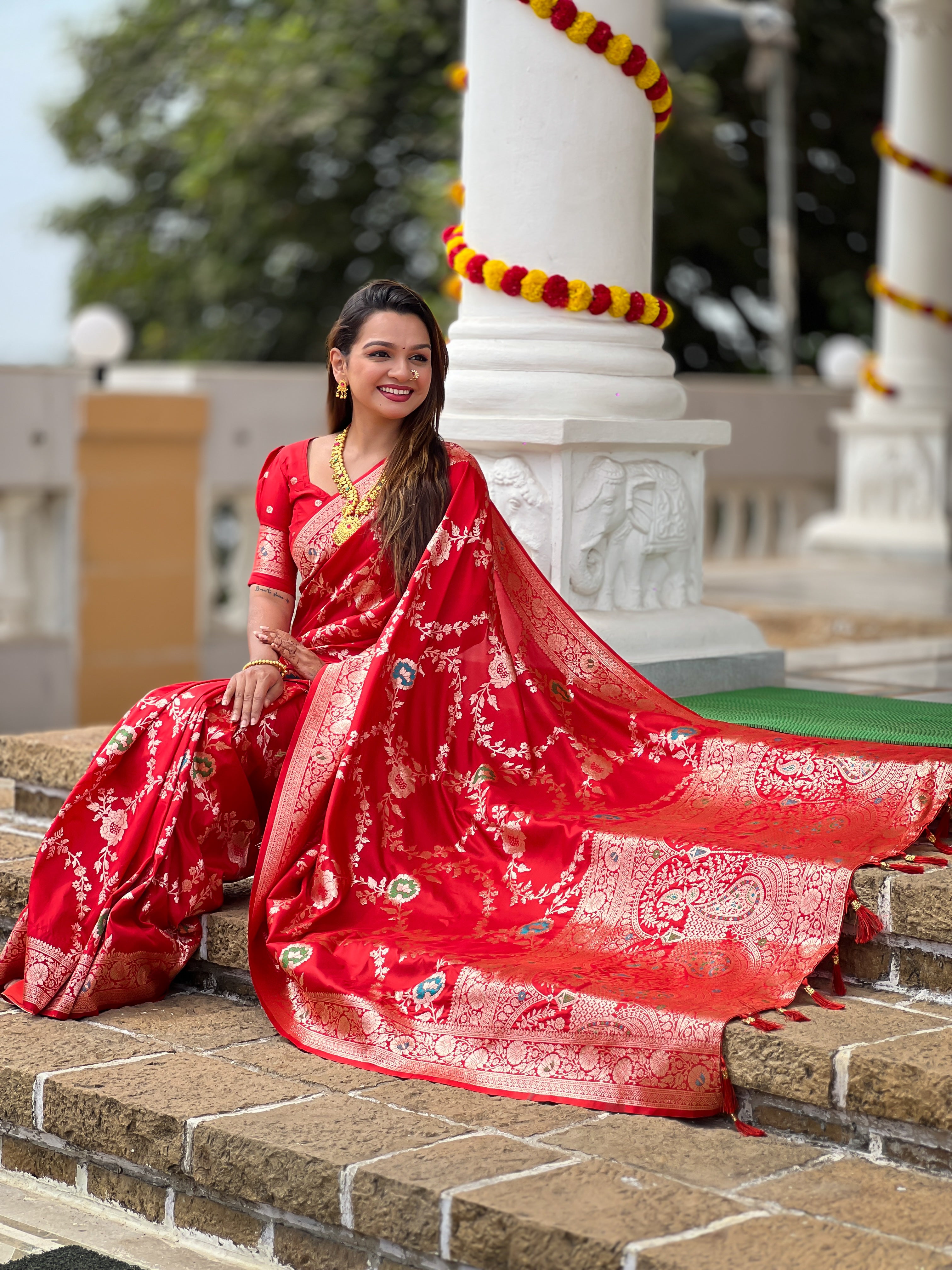 Soft Banarasi Silk Saree with Zari Weaving & Meenakari Touch – Rich Pallu & Border