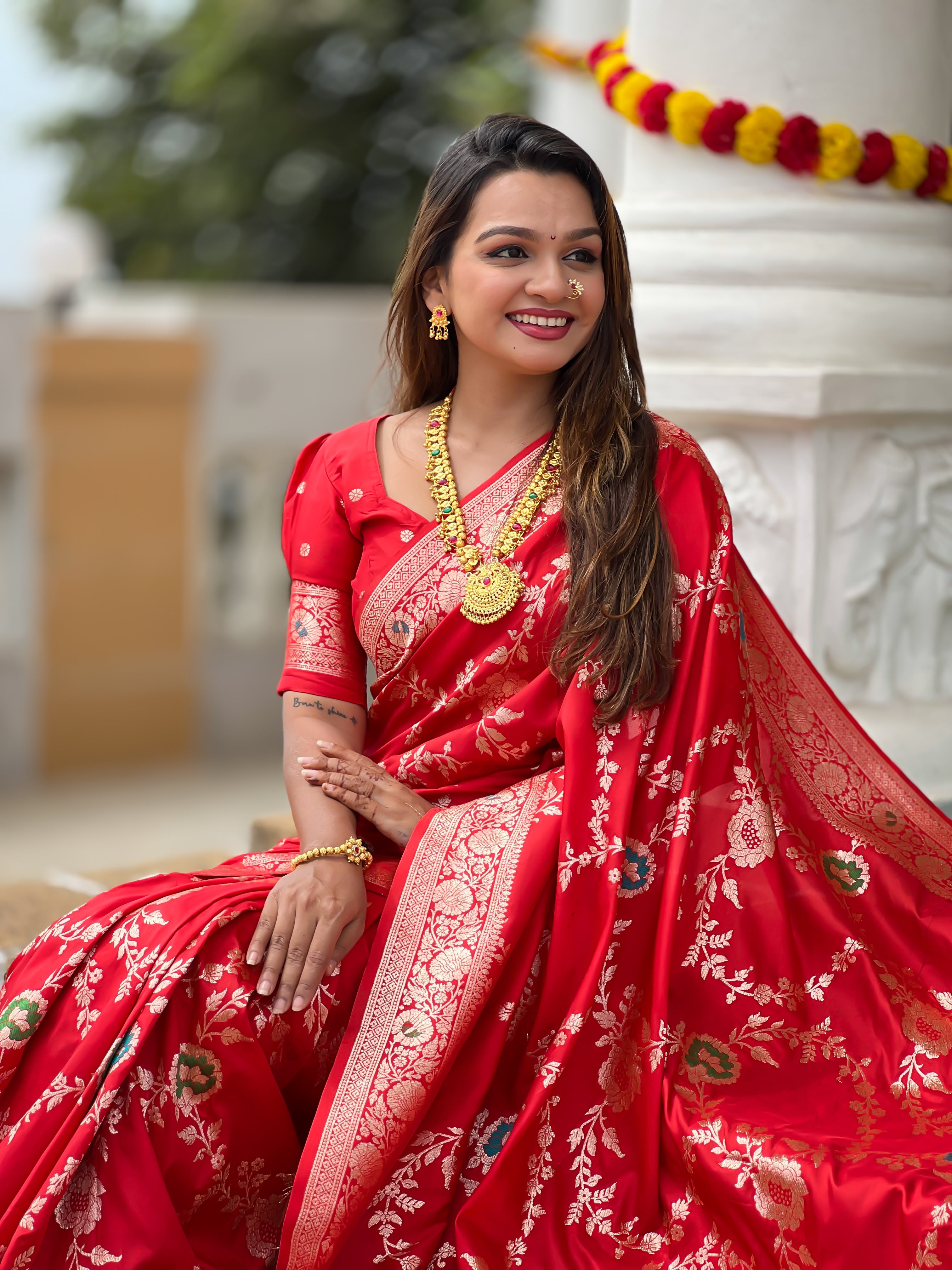 Soft Banarasi Silk Saree with Zari Weaving & Meenakari Touch – Rich Pallu & Border