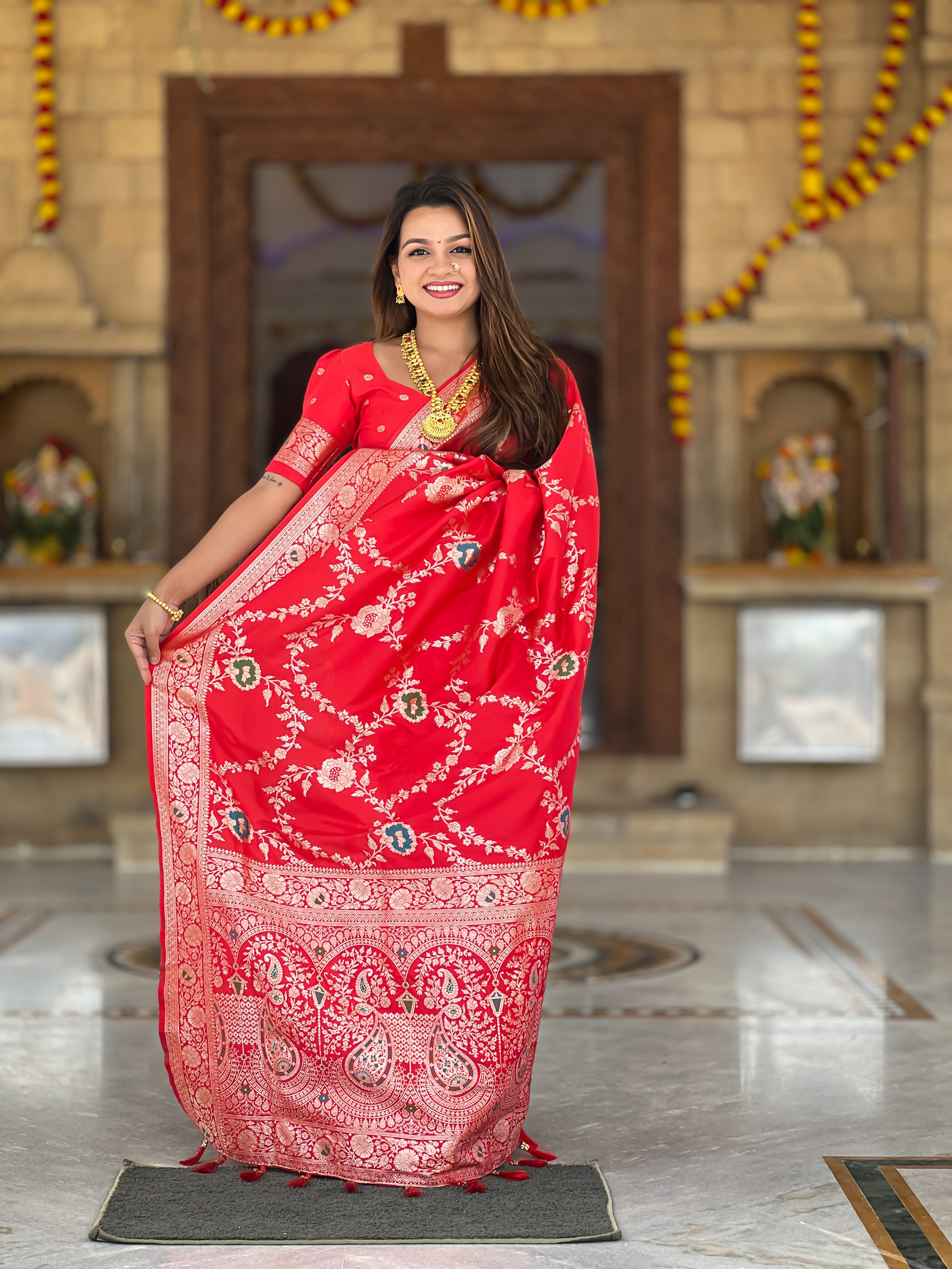 Soft Banarasi Silk Saree with Zari Weaving & Meenakari Touch – Rich Pallu & Border