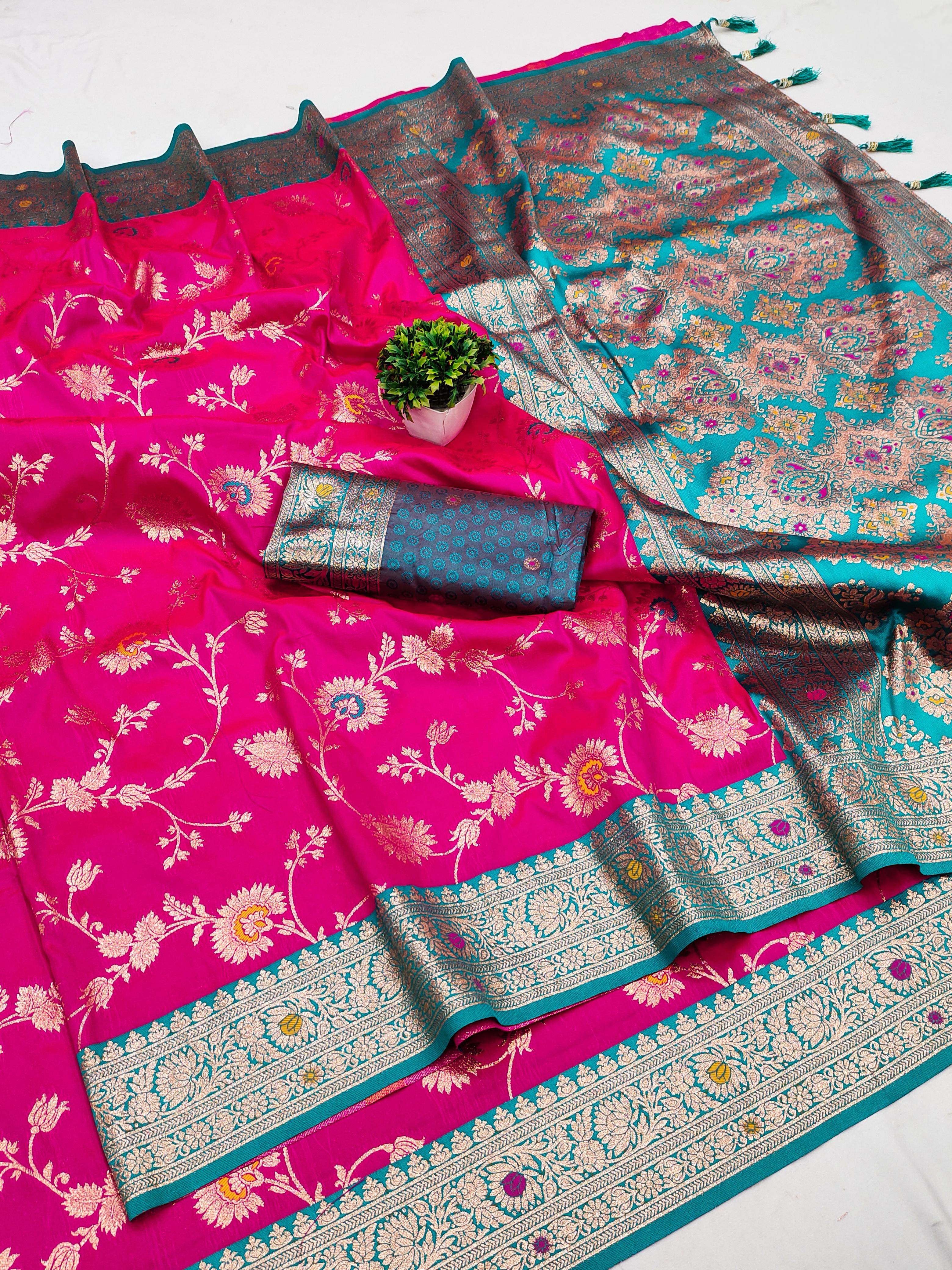 Soft Banarasi Silk Saree with Zari Weaving & Meenakari Work – Rich Pallu & Contrast Border