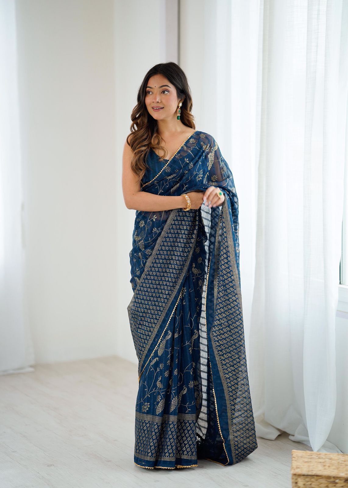 💃 Elegant Georgette Silk Saree with Foil Work & Lace Detailing – Classic Festive Wear 💫