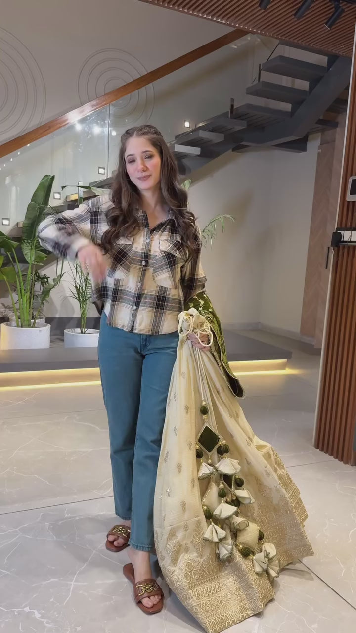 ✨ Premium Chinon Silk & Velvet Bridal Lehenga Set ✨